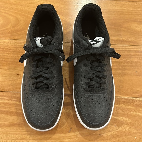 Nike NIB COURT VISION LO NN Basketball Sneakers Black White Black size 8 - Picture 2 of 5